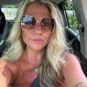 Meet your Posher, Nikki